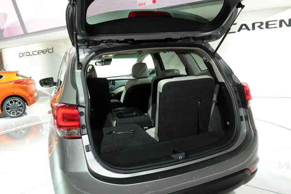 2013 Kia Carens