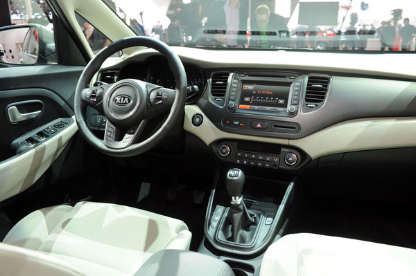 2013 Kia Carens
