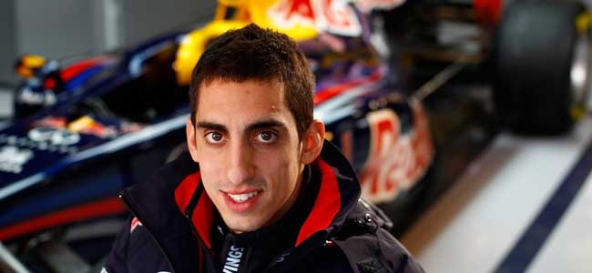 Red Bull renueva a Buemi como piloto reserva para 2015